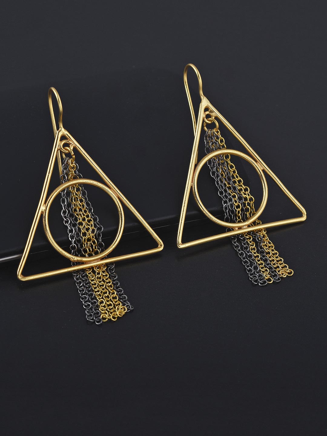 Contemporary Western Style Dangler Earring