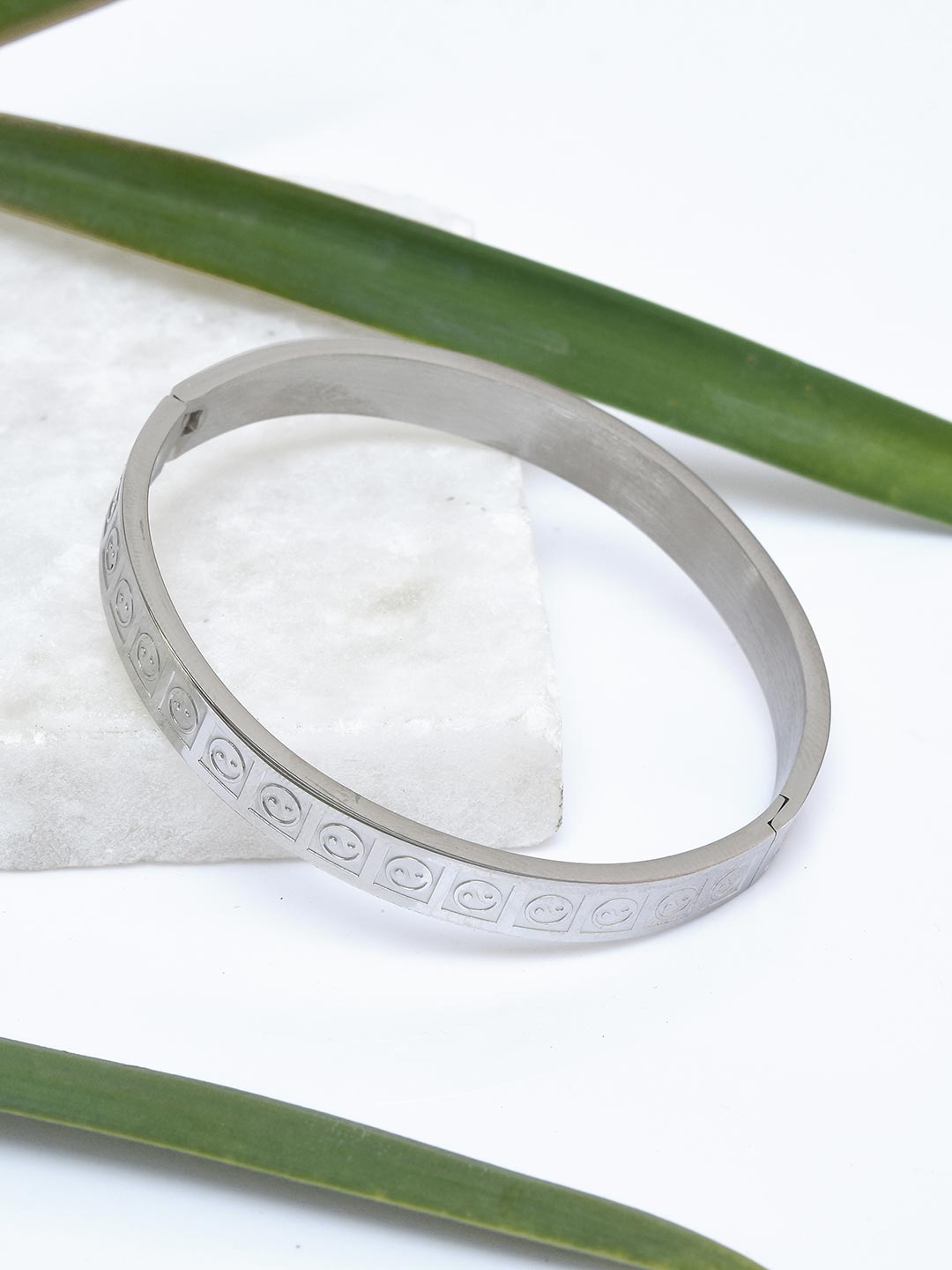 Ying Yang Silver Metallic Mens Bracelet