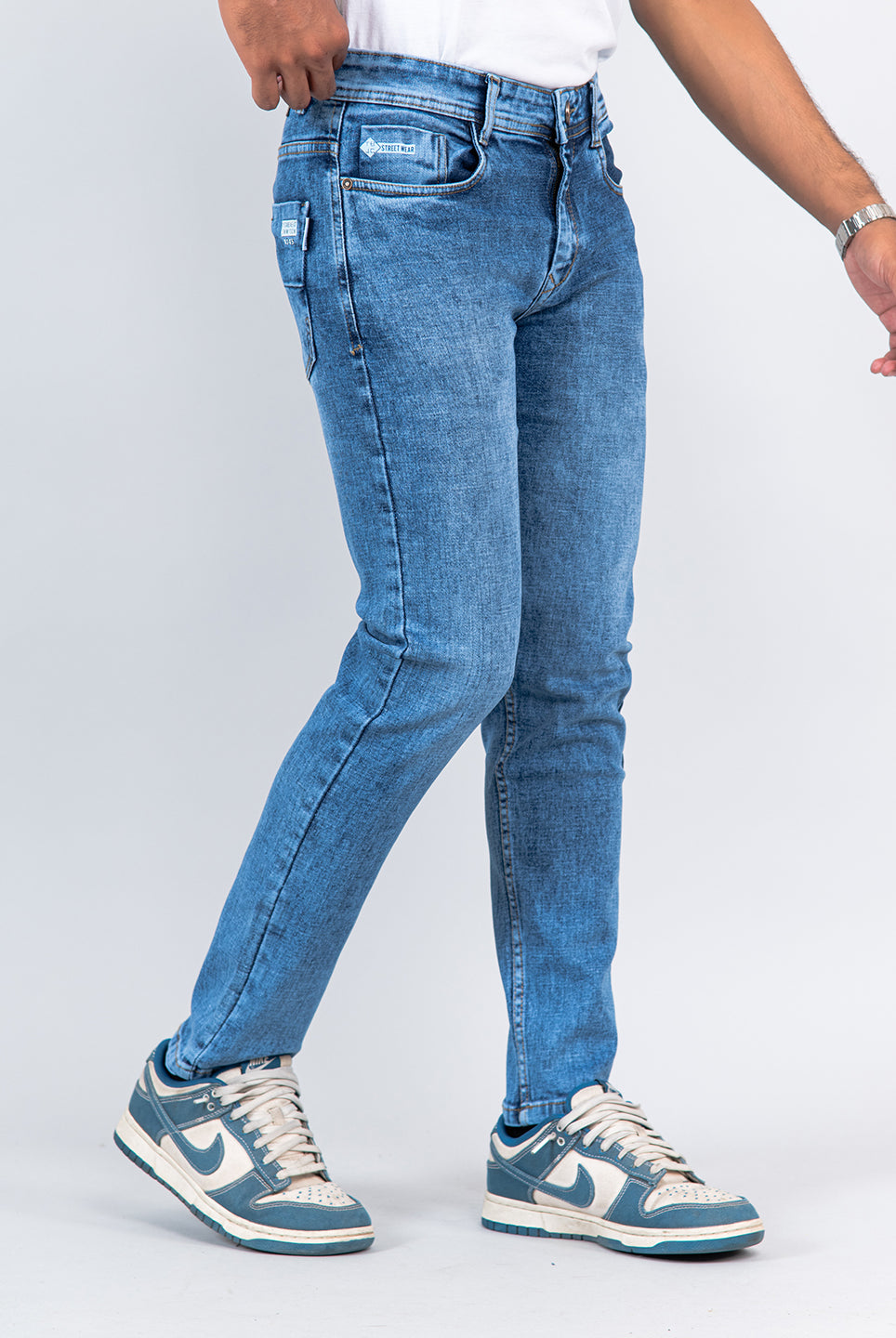loose denim jeans