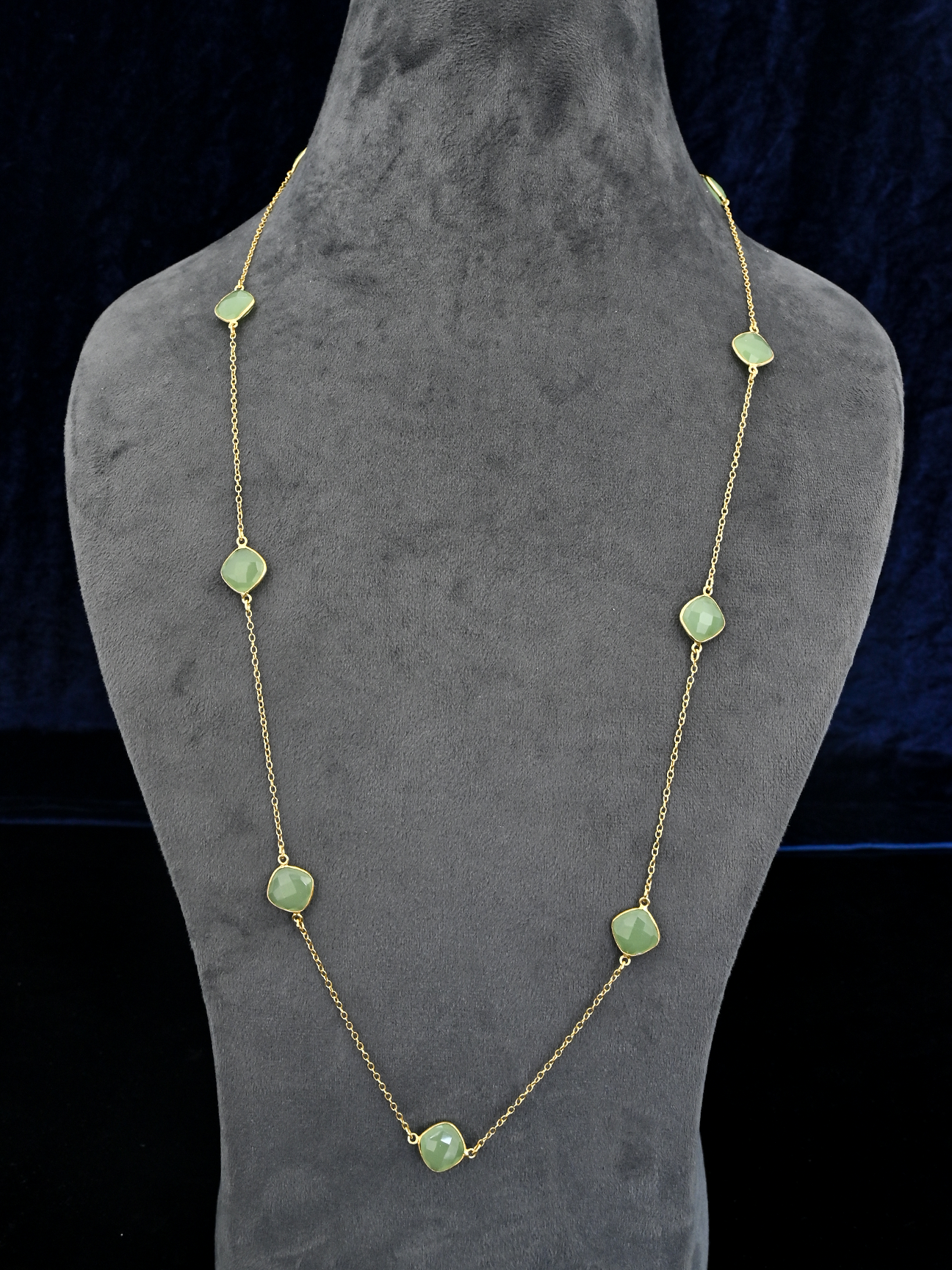 Contemporary Western Style Colored Stone Necklace