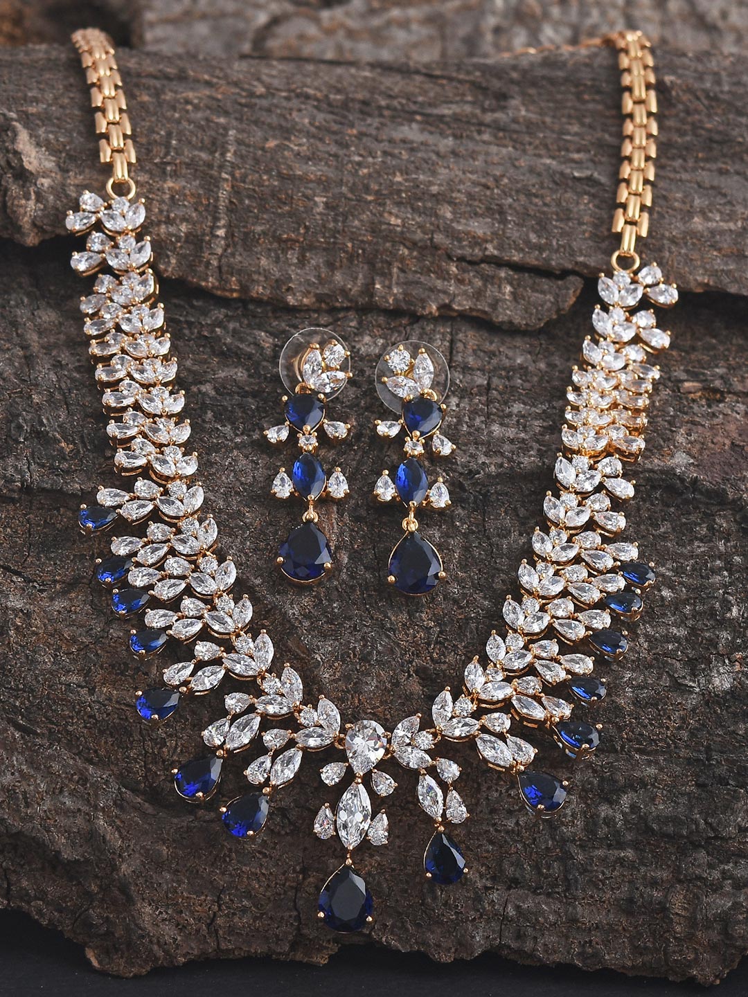 Contemporary Blue Colored Stones Necklace Set