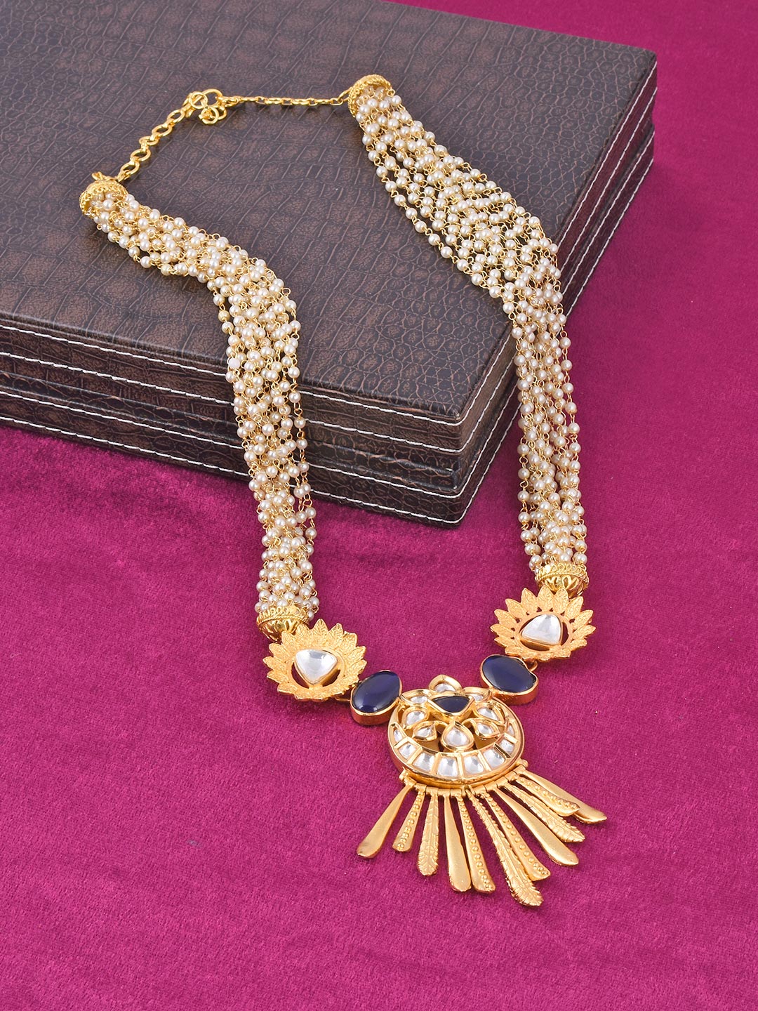 Floral Designer Pearls Necklace Set