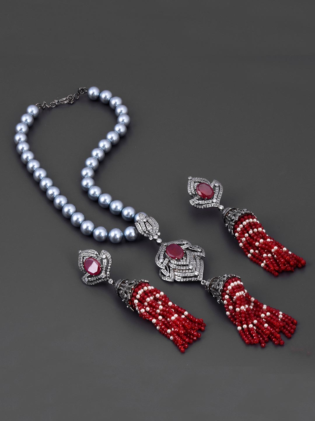 Contemporary Black Beauty Designer Necklace Set