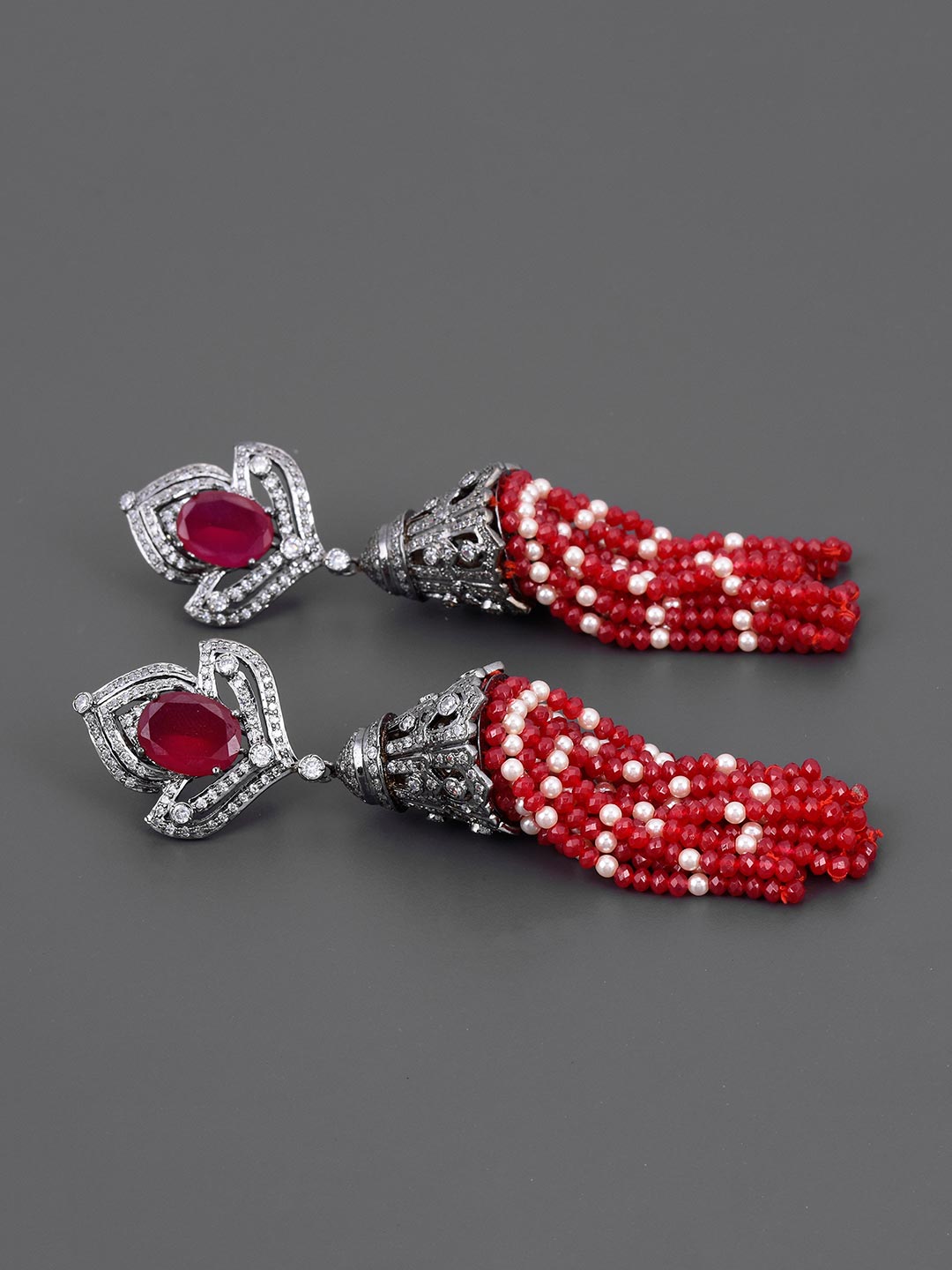 Contemporary Black Beauty Designer Necklace Set