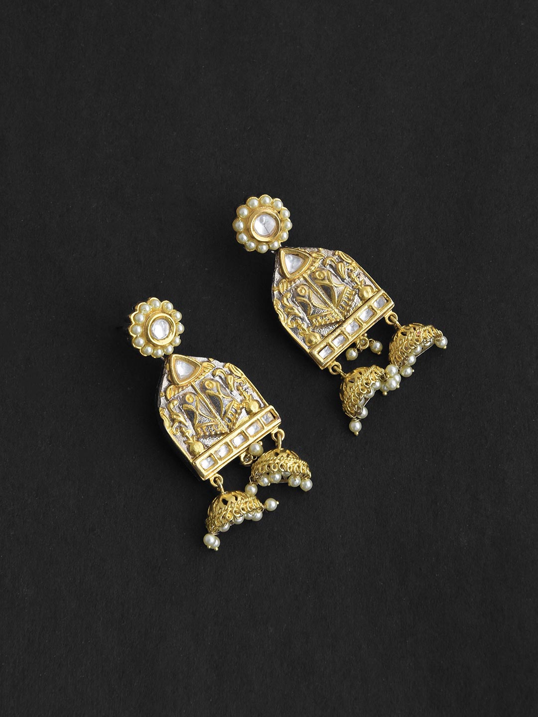 Antique Finish Pearl and Kundan Necklace Set