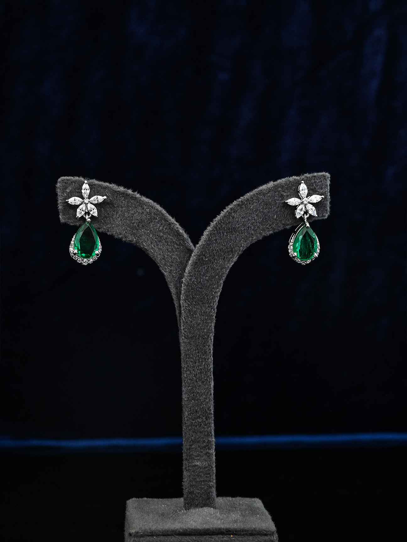 Contemporary Colored Stone designer Necklace