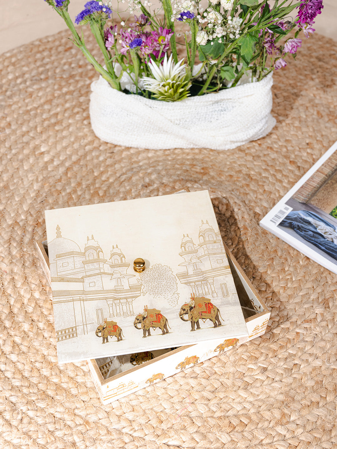 Amer Square Box With Acrylic 8*8