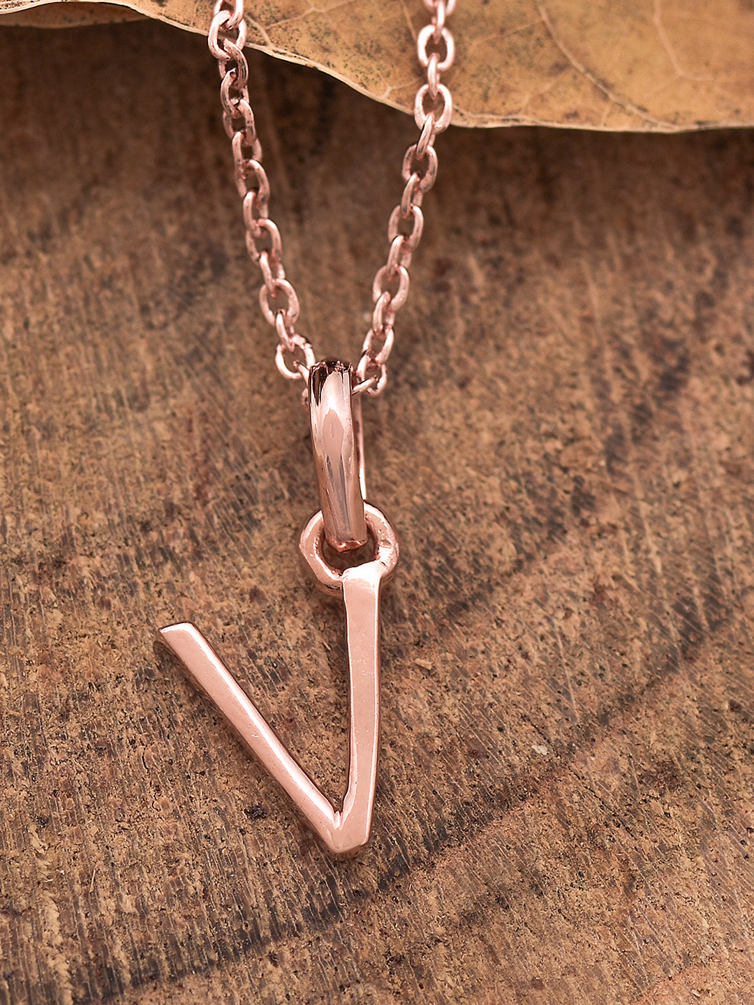 V Pendant