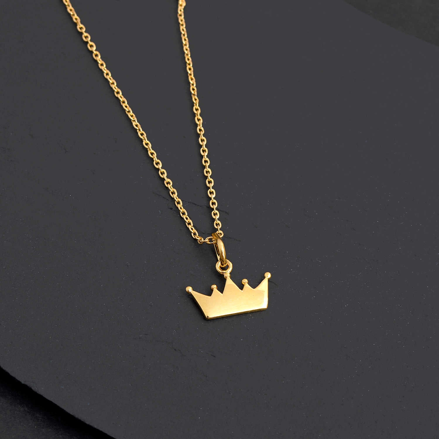 18 K Gold Plated Queen Pendant