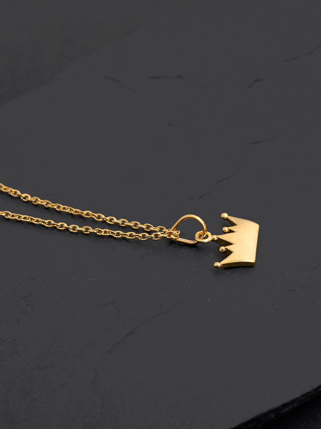 18 K Gold Plated Queen Pendant