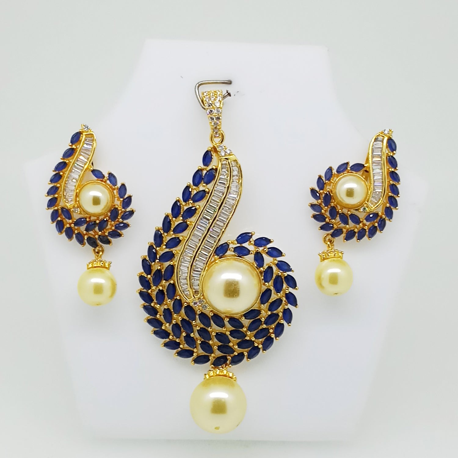 Floral Pearls and Colored Stones Designer Pendant Set