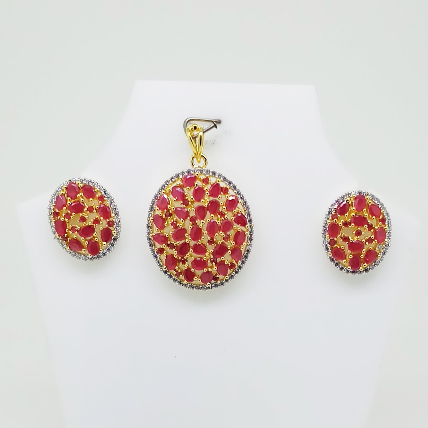 Cluster Red Stones Oval Designer Pendant Set