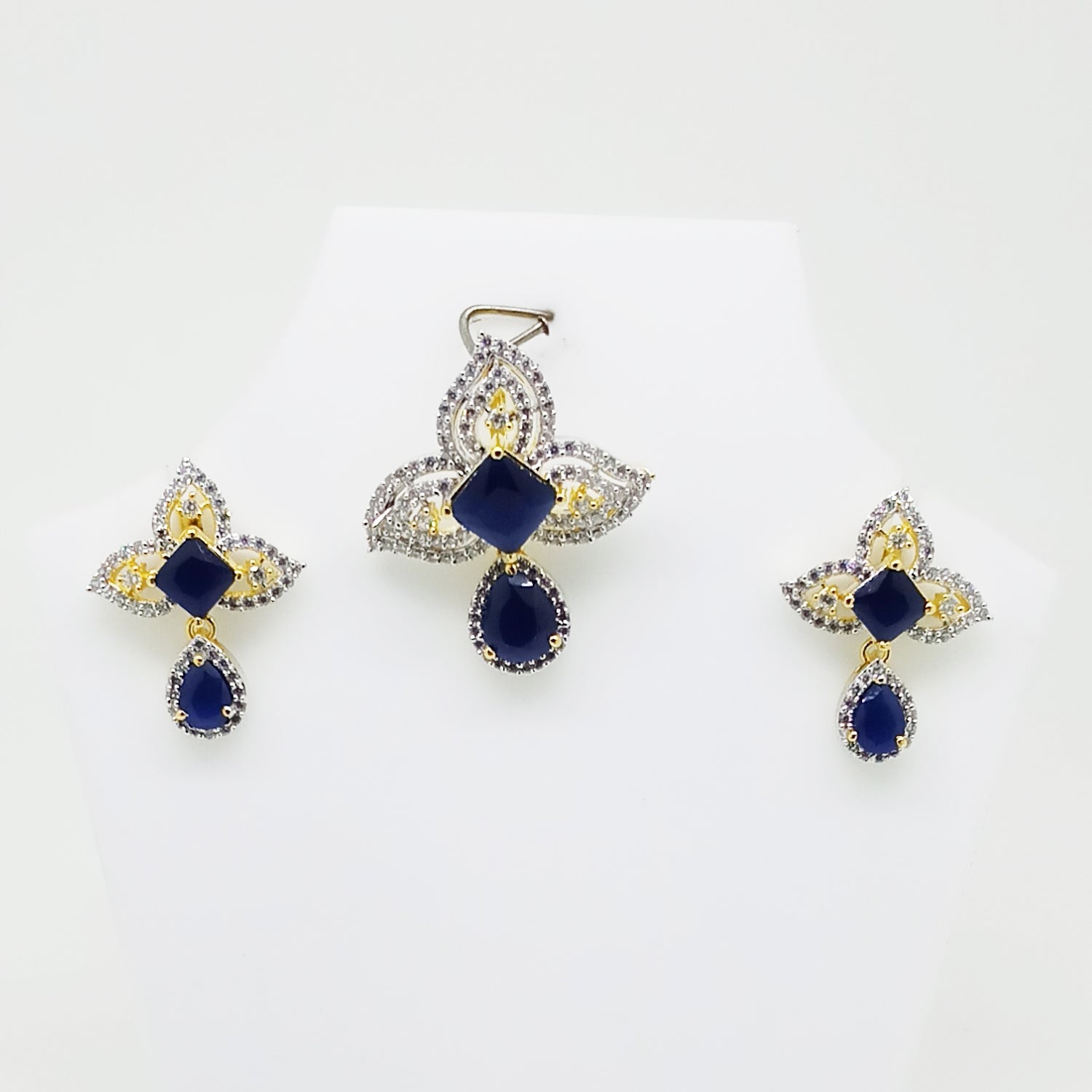 Floral Blue Colored Stones Pendant Set