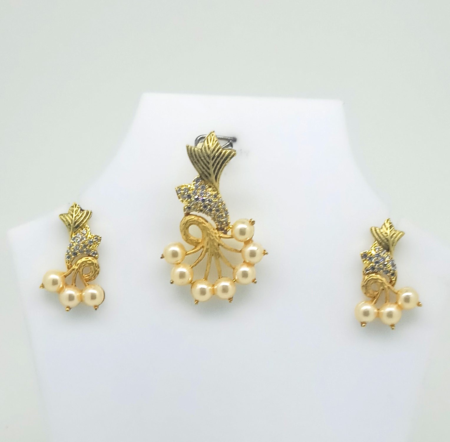 Floral Antique Designer Daily Wear Pendant Set