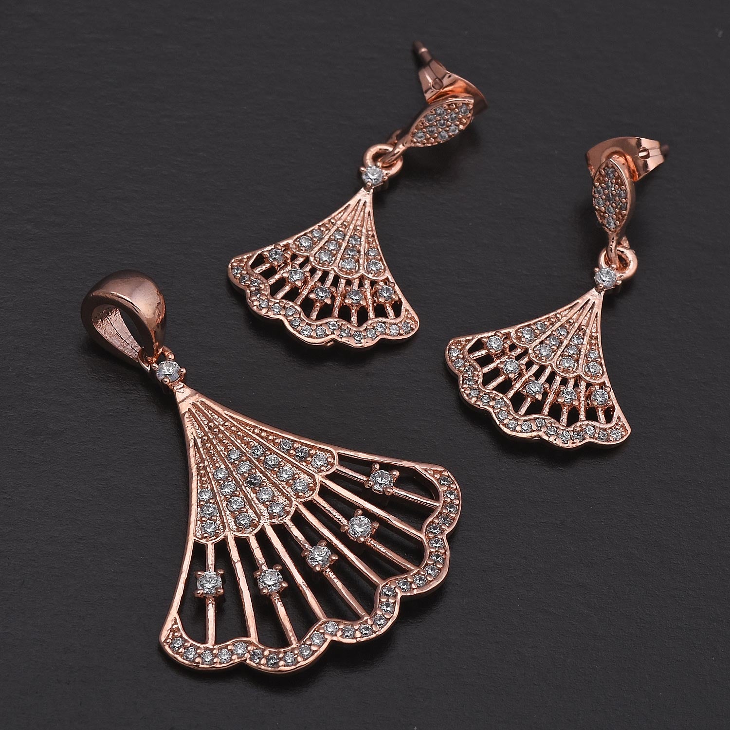 Contemporary Fan Designed Rose Gold Plated Pendant Set