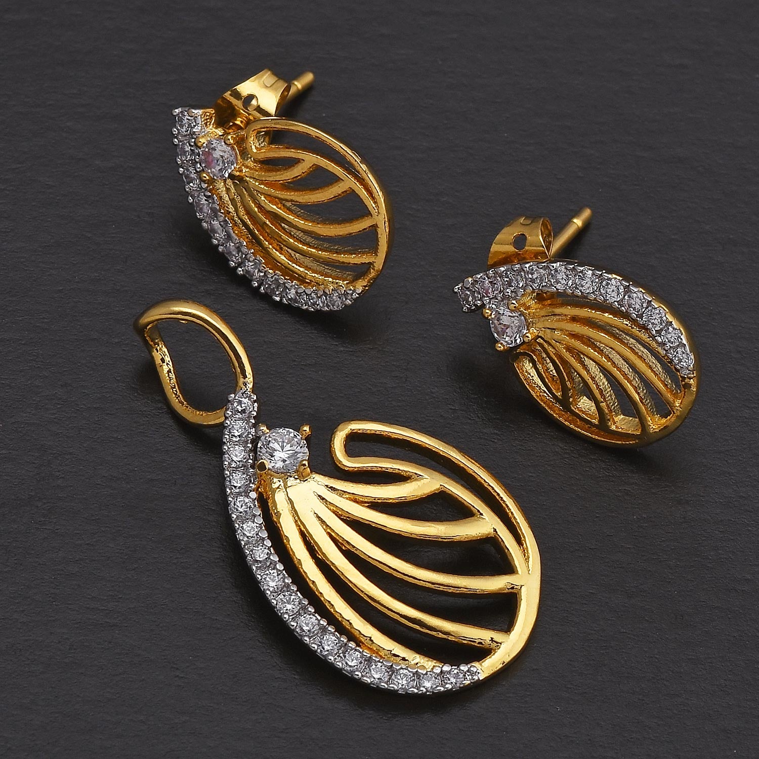 Feminine Designer Two Tone Plated Pendant Set