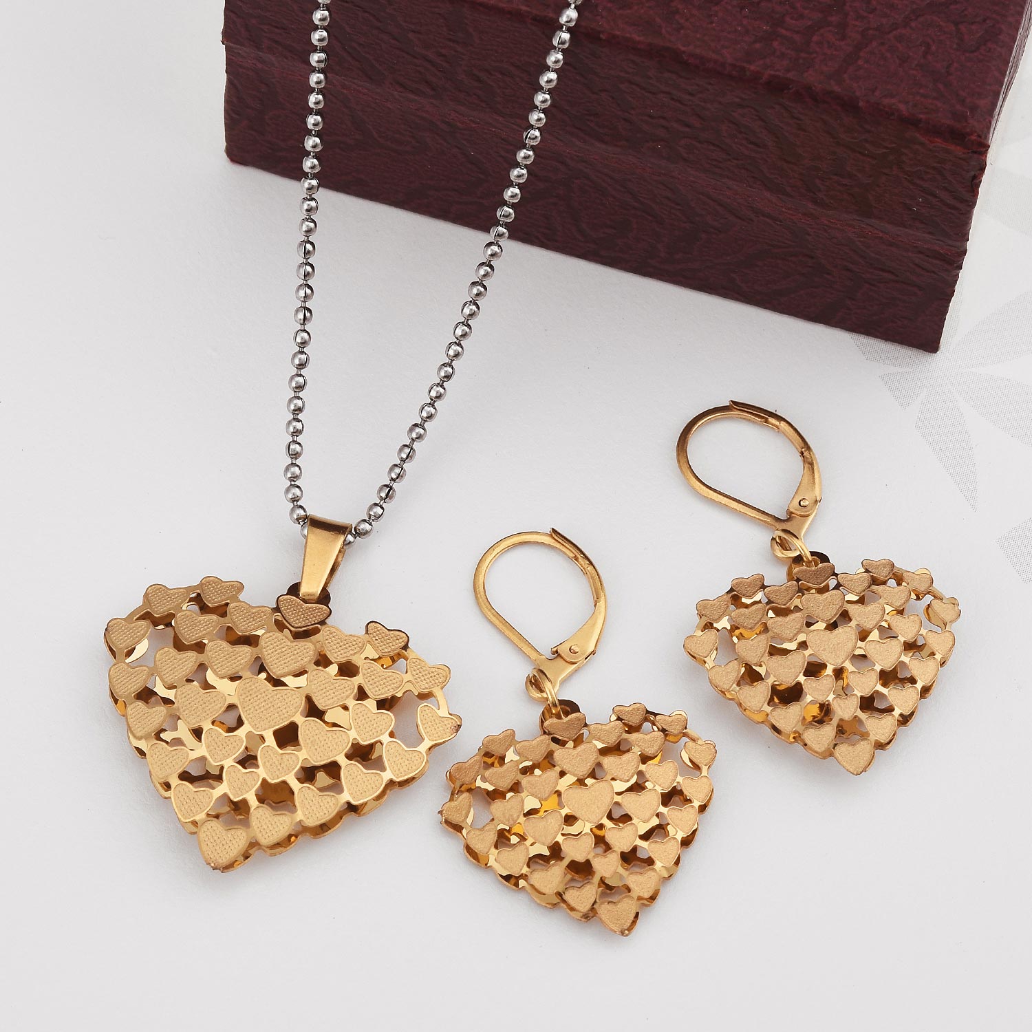 Light Weighted Bunch of Hearts Pendant Set