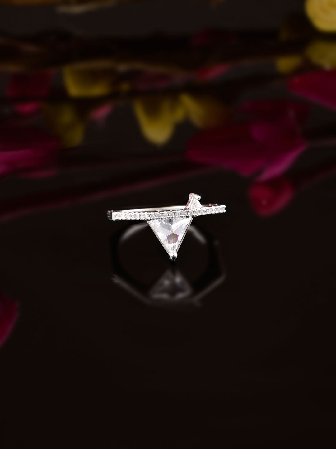 Buy Contemporary International Diamonds Solitaire Ring Online | Tistabene