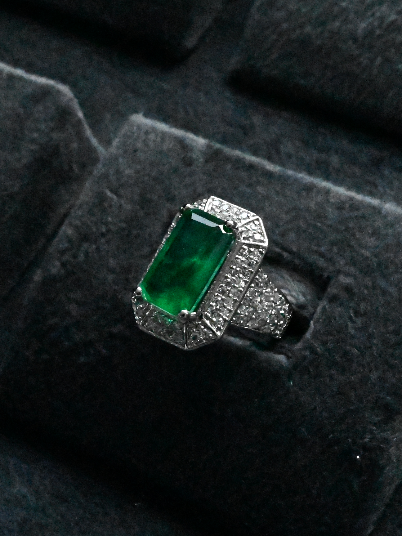 Contemporary Colored Stone Cocktail Ring