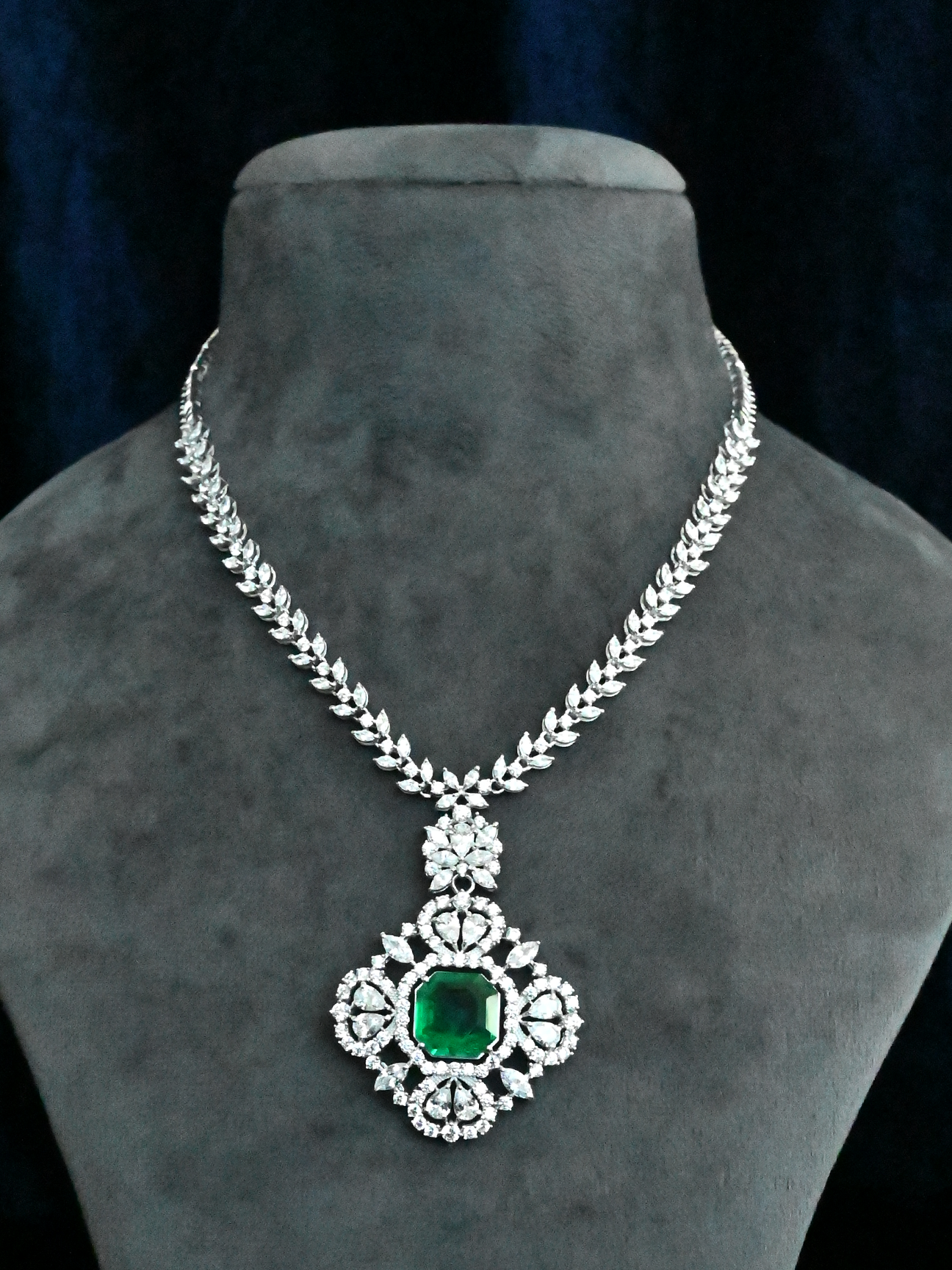Light Weighted Floral Designer Emerald Sterling Silver Necklace