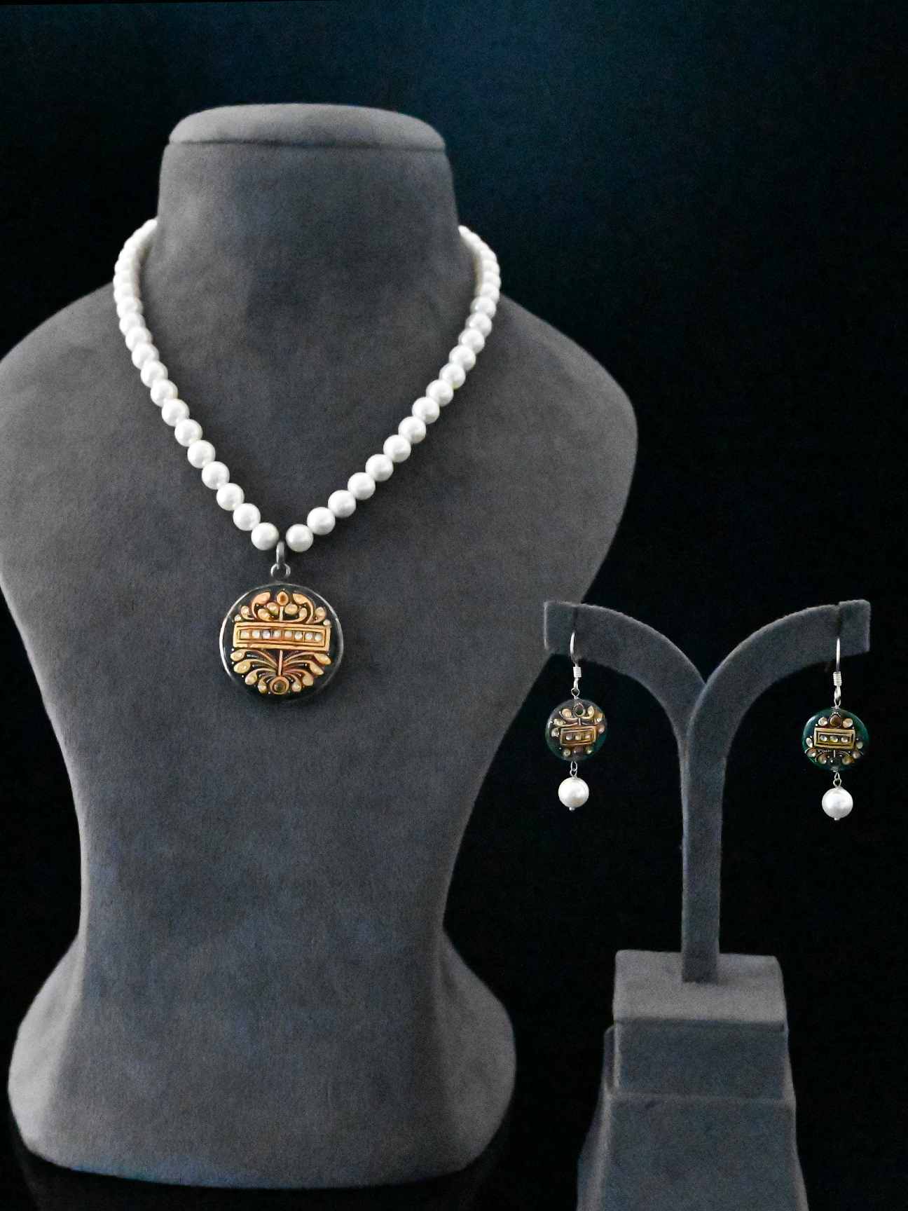 Artistry Handcrafted Traditional Necklace Set