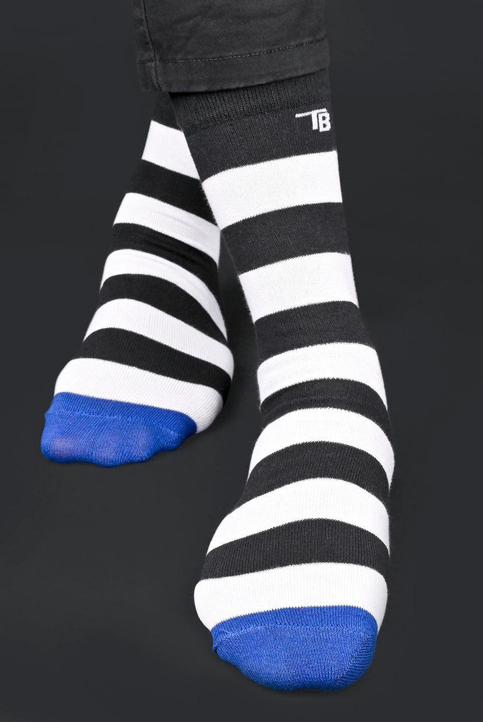 Black and White Ankle-Length Socks 
