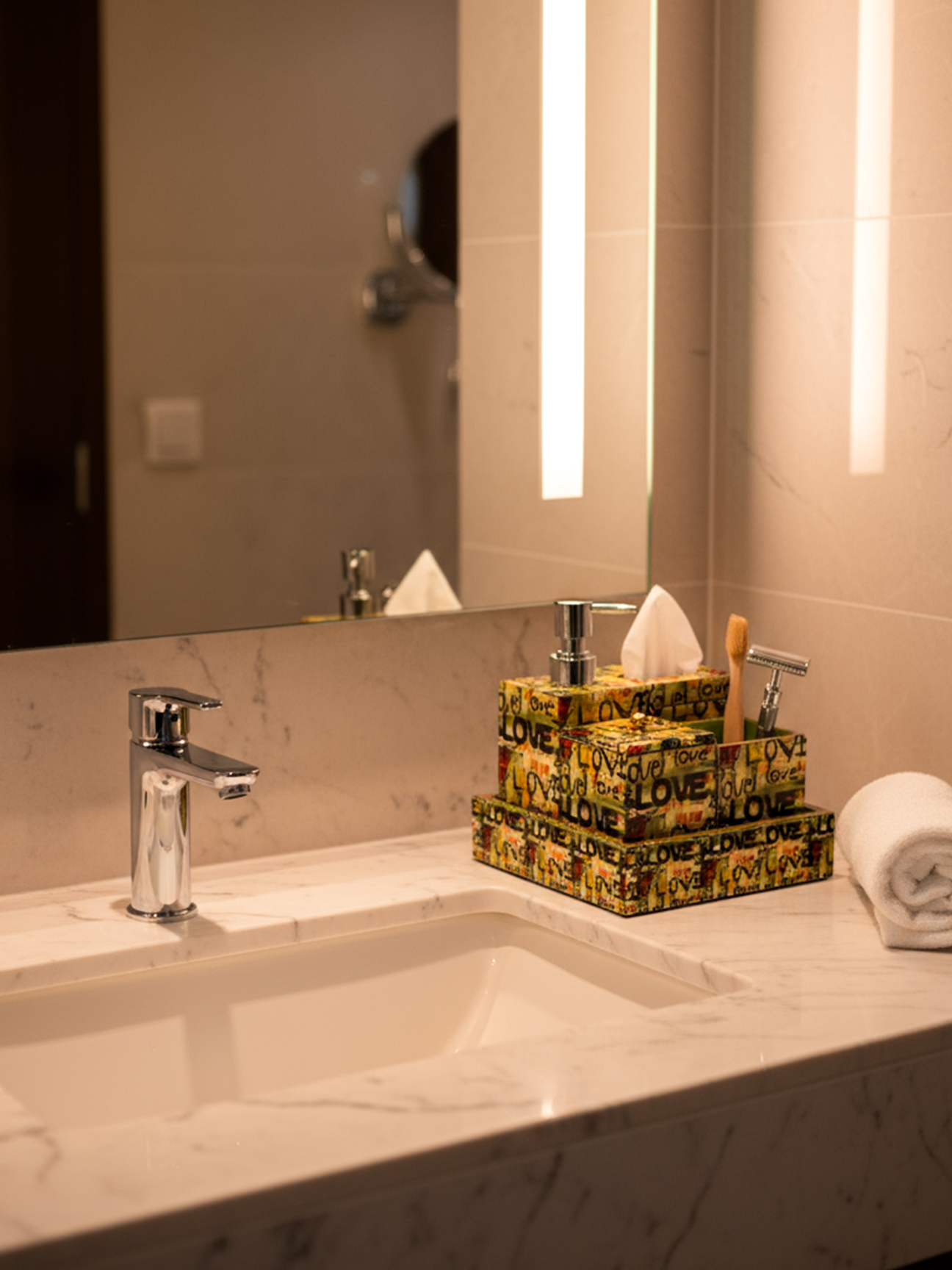 Multicolored Love Printed Bath Set Of 5