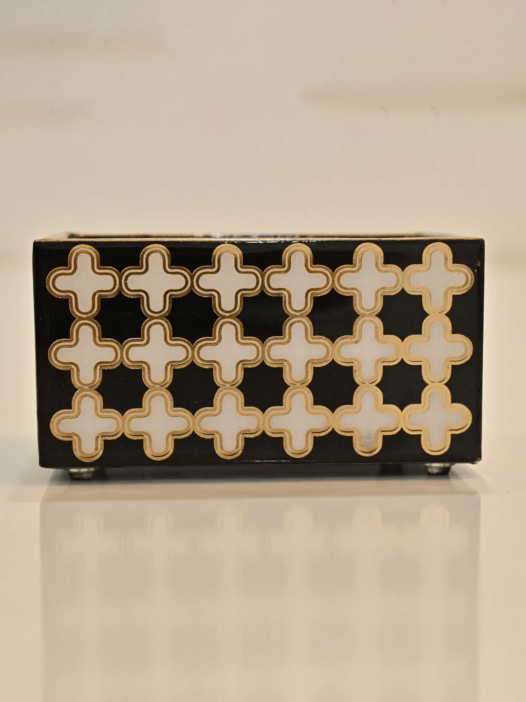 Tea Tray Jaar Black & White