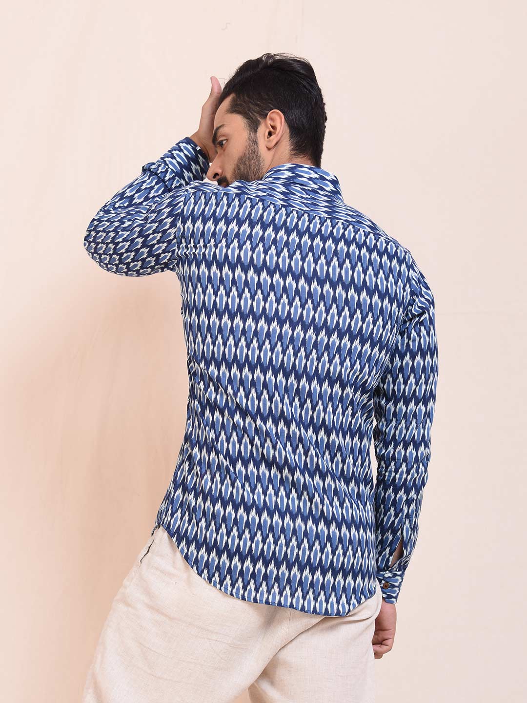 White and Blue Ikat Design Slim Fit Men Shirt